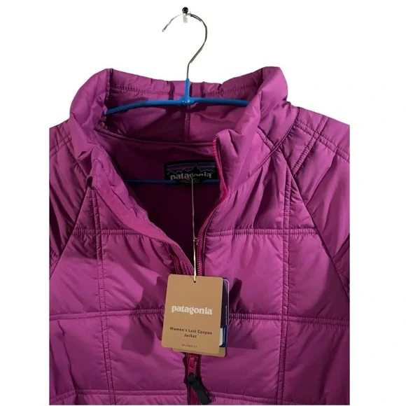 NWT Patagonia Women’s Lost Canyon Puffed Jacket (Amaranth Purple) Relaxed Fit - Picture 5 of 8